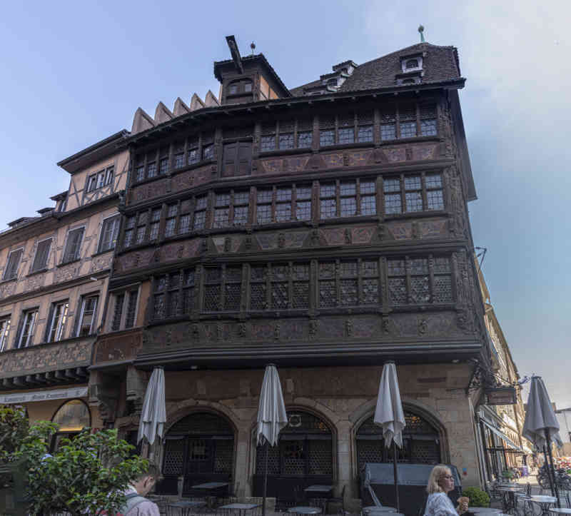 Francia - Alsacia 005 - Estrasburgo - plaza de la Catedral - Casa Kammerzell.jpg